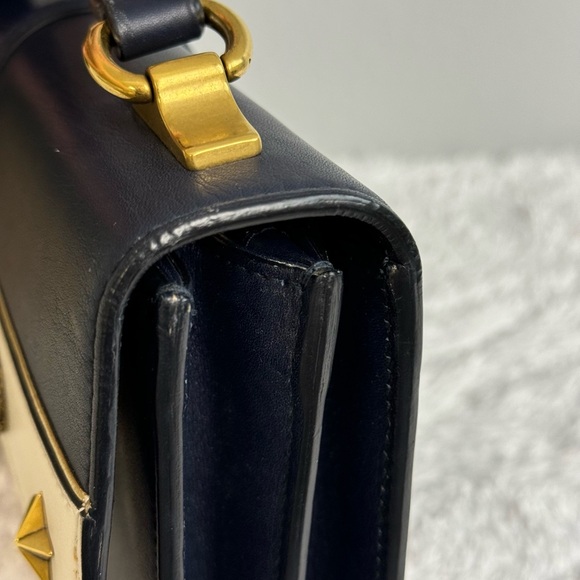 Gucci Animalier Lock Leather Shoulder Bag - Picture 13 of 17